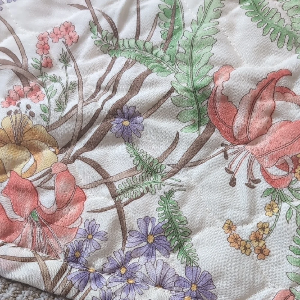 Vintage Floral Leaf Quilted Placemats Set Golden Girls 80s Cream Purple Green